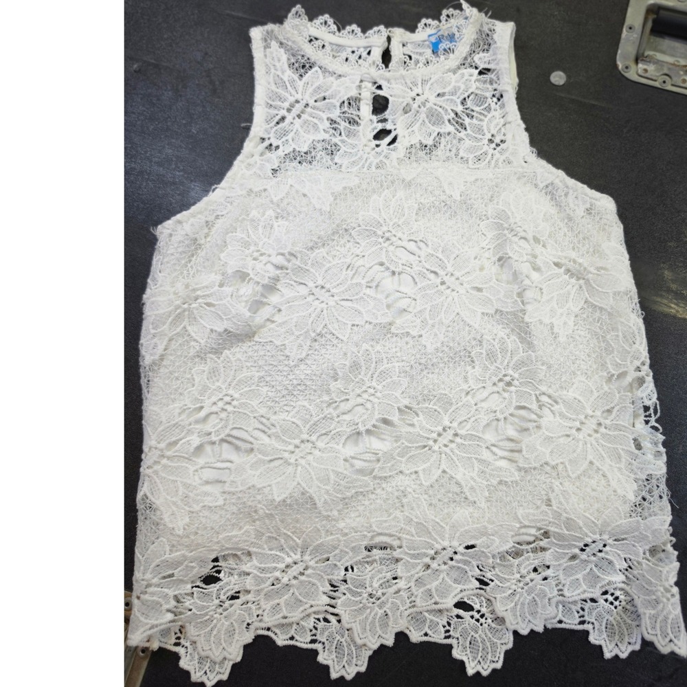 Rebe White Floral Lace Sleeveless HighNeck Top Scalloped Hem KeyholeBack Cottage